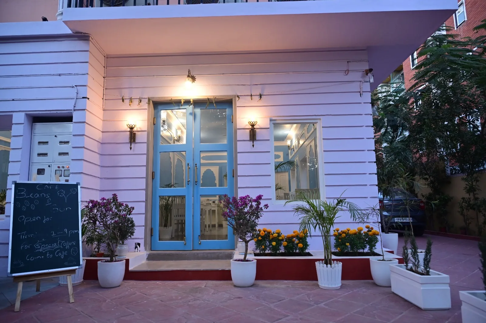 Beans N Bun cafe exterior in Jaipur
